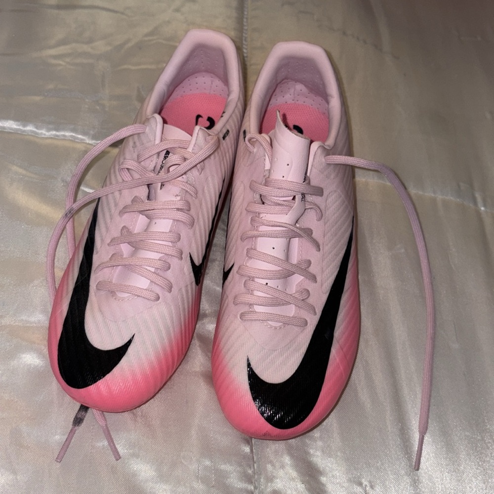 Nike pink soccer cleats kids